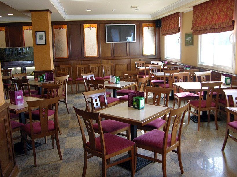 Chateau La Roca Sancibrián Restoran fotoğraf